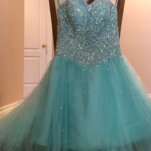 Beautiful homecoming/prom dress